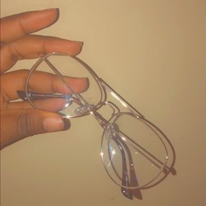 GoldRimGlasses 💰🔑